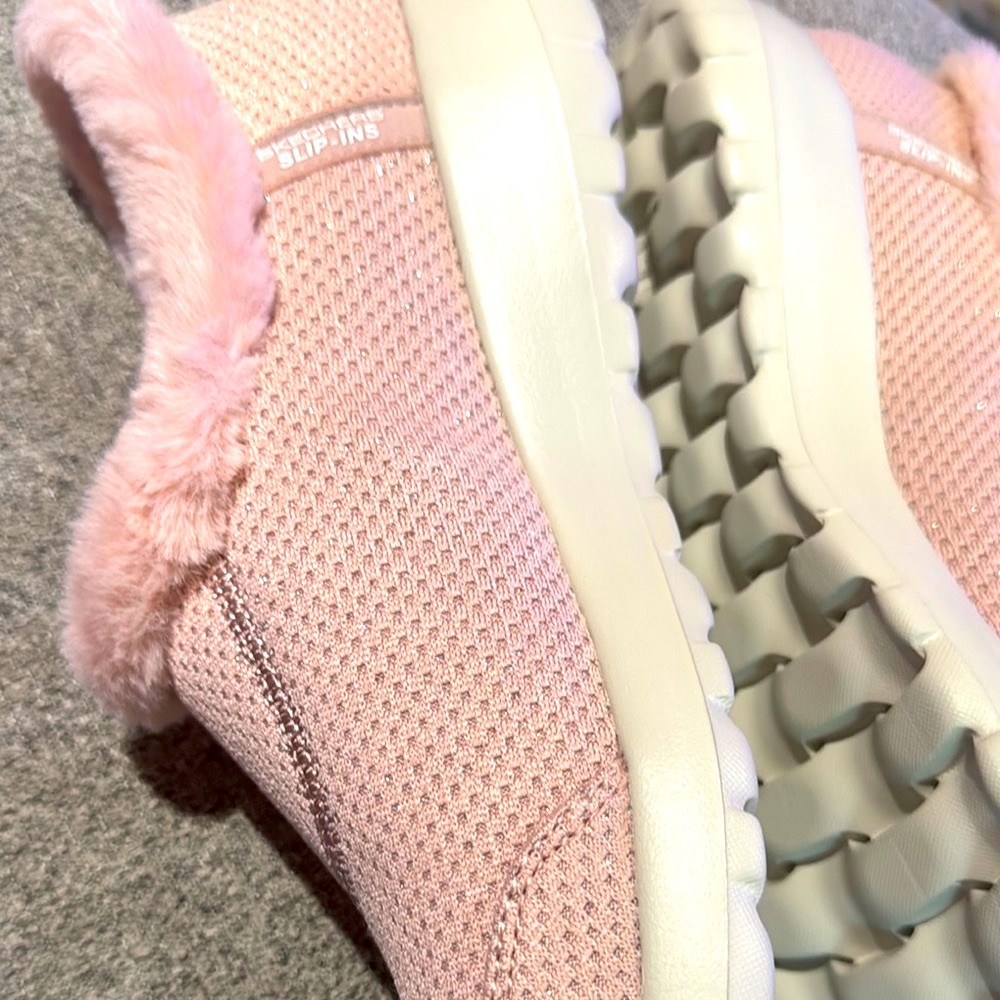 Skechers Pink Cozy slip on shoes with Plush Lining super soft - Picture 8 of 11